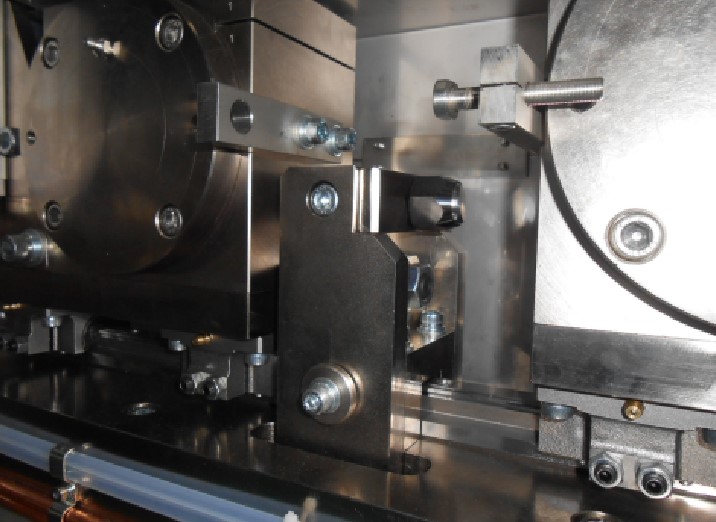 ミクロンオーダーの精密ローラー